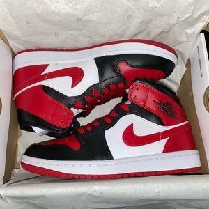 Womens Air Jordan 1 Mid